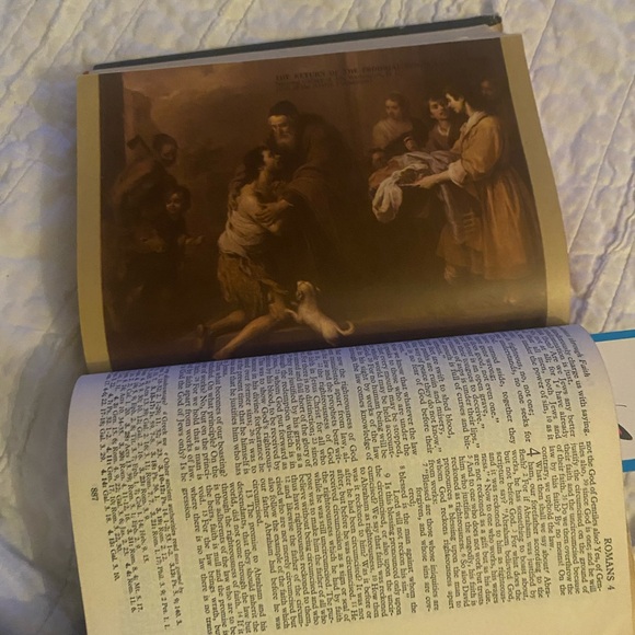 Holy Bible 1952 revised king james - Picture 2 of 12